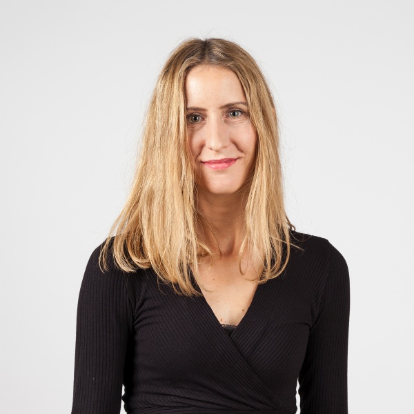 Portraitfoto von Cornelia Biedermann, Assistentin Direktion.